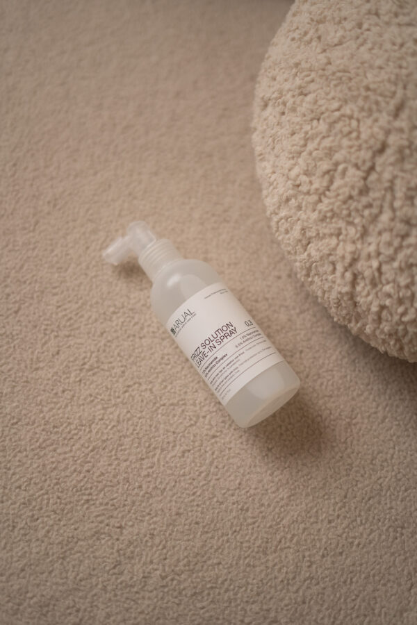 Arual FRIZZ SOLUTION LEAVE-IN SPRAY Solo queda un día