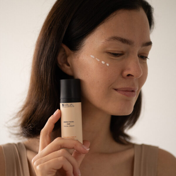 Arual CREMA FACIAL ANTIEDAD – PIELES SECAS Y MADURAS Oferta exclusiva