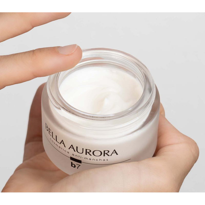 Bella Aurora b7 Crema antiedad y antimanchas para piel mixta-grasa Envío gratis