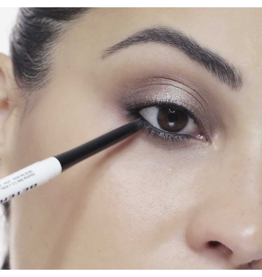 Beter Eyeliner con difuminador. Efecto terciopelo Gran oferta