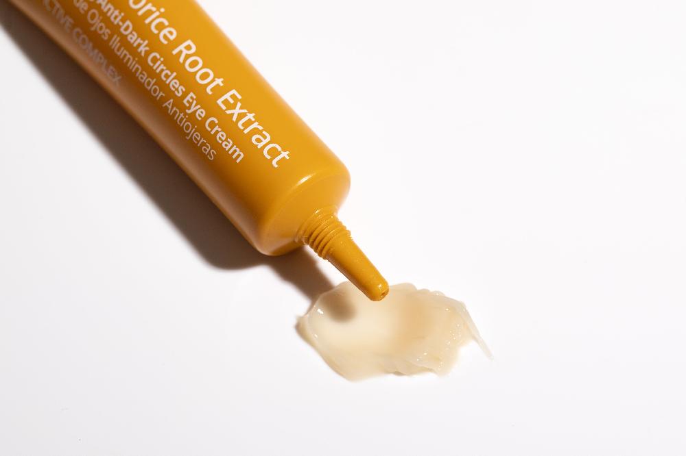 skin generics Contorno de Ojos Iluminador Antiojeras con Vit K Ahorra y exporta