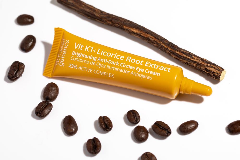 skin generics Contorno de Ojos Iluminador Antiojeras con Vit K Ahorra y exporta