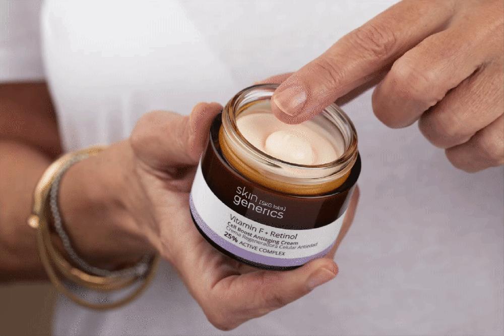 skin generics Crema Regeneradora Celular con Vitamina F+Retinol Ofertas especiales