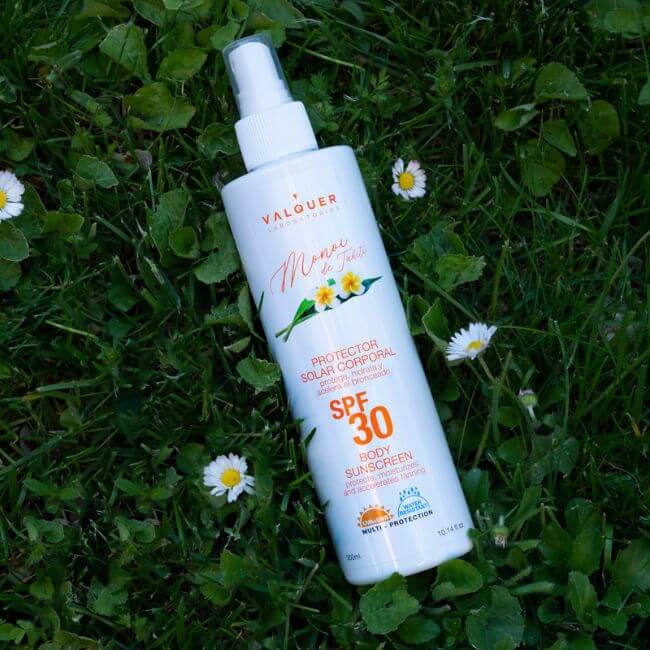 valquer laboratorios Protector solar corporal SPF 30 protege e hidrata - 300 ml 2025