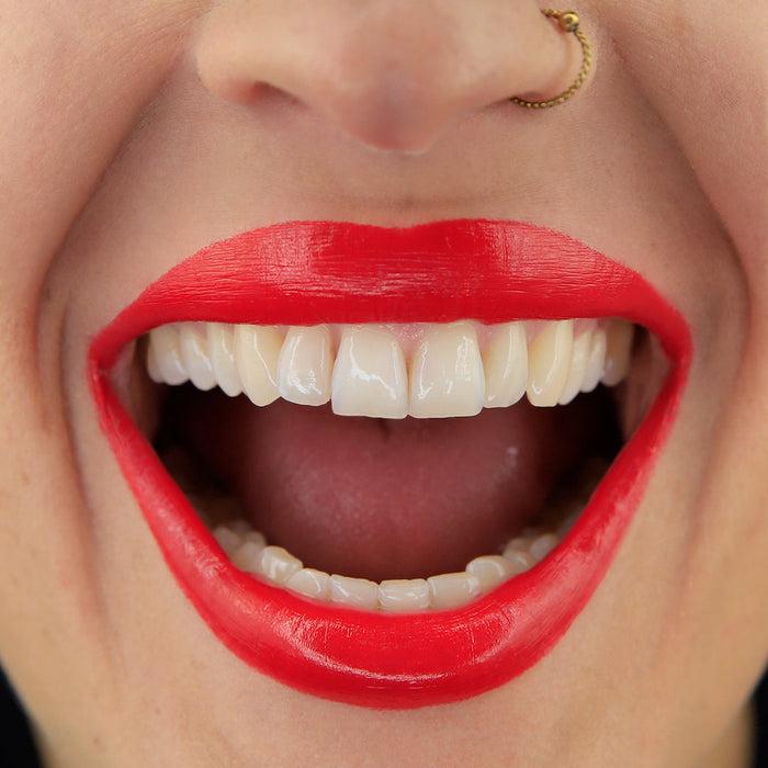 viva la diva Lipstick Vampire Red #84 Solo hoy