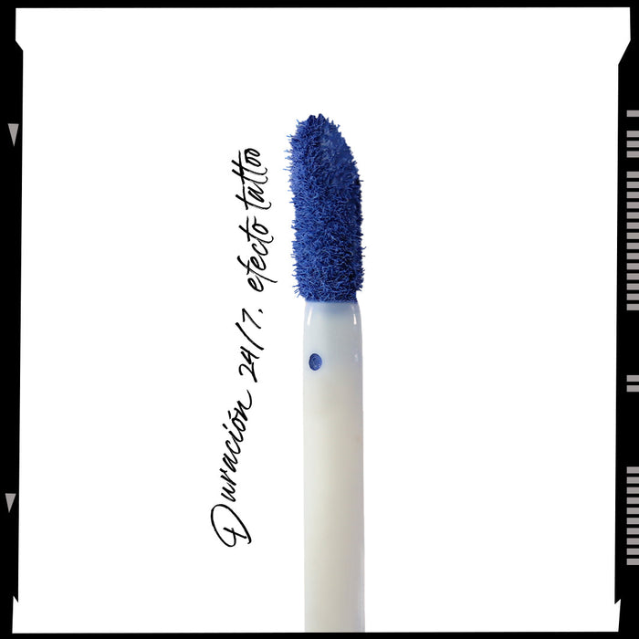 viva la diva Matte Liquid Lipstick Blueberry Solo queda un día