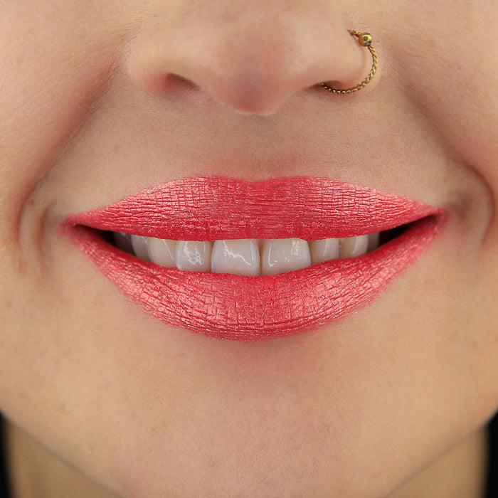 viva la diva Metallic Shine Liptint Peach #18 Precios de Black Friday