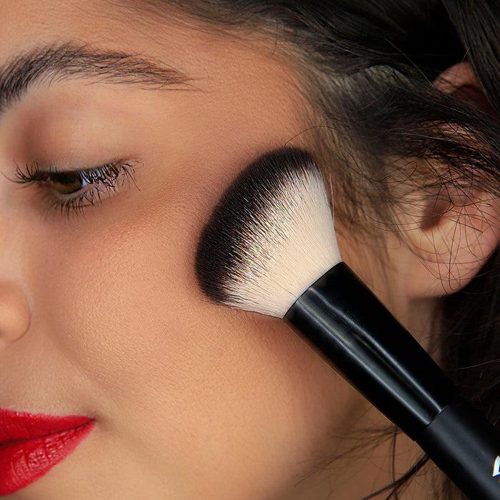 viva la diva Besties Forever Angled Blush brush Monica Última moda