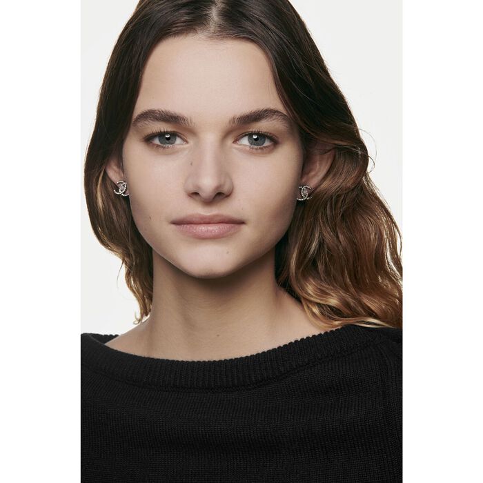 Chanel ULTRA LE TEINT VELVET Fondo de Maquillaje Limitado a 3 días