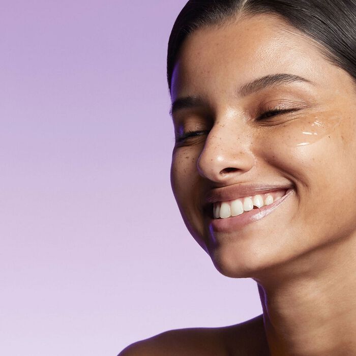 Estée Lauder Perfectionist Pro Rapid Brightening Treatment - Suero Iluminador Descuentos del mes