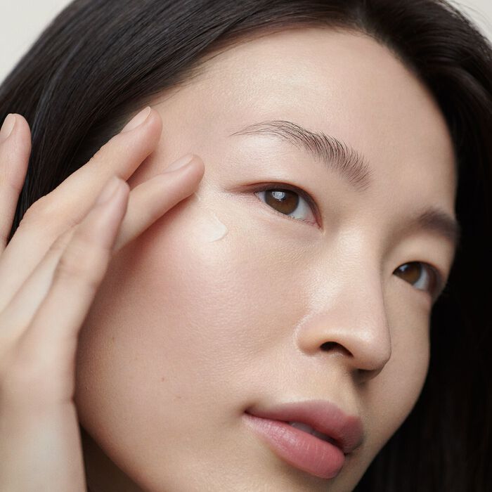 Fresh Lotus Eye Cream - Crema de contorno de ojos antiedad de Lotus con vitamina E Últimos 2 días