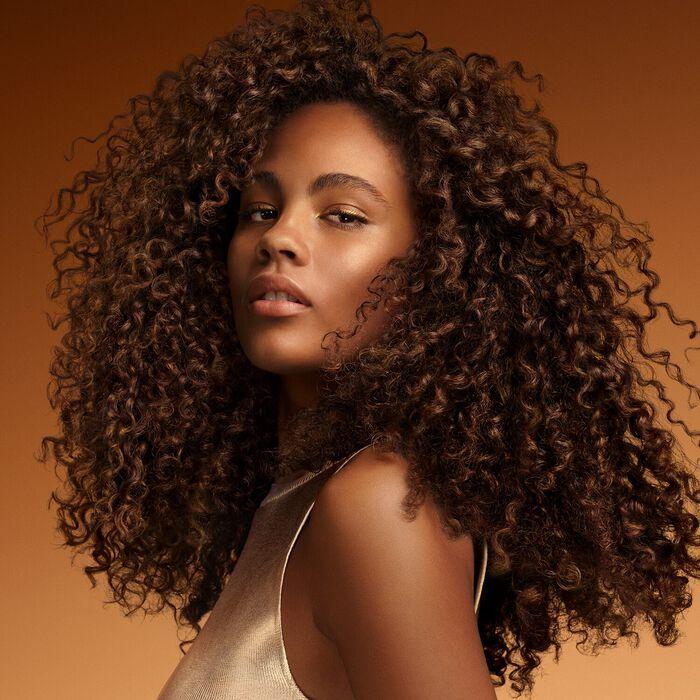 Wella Professionals Ultimate Smooth - Champú nutritivo para cabello seco y apagado En oferta