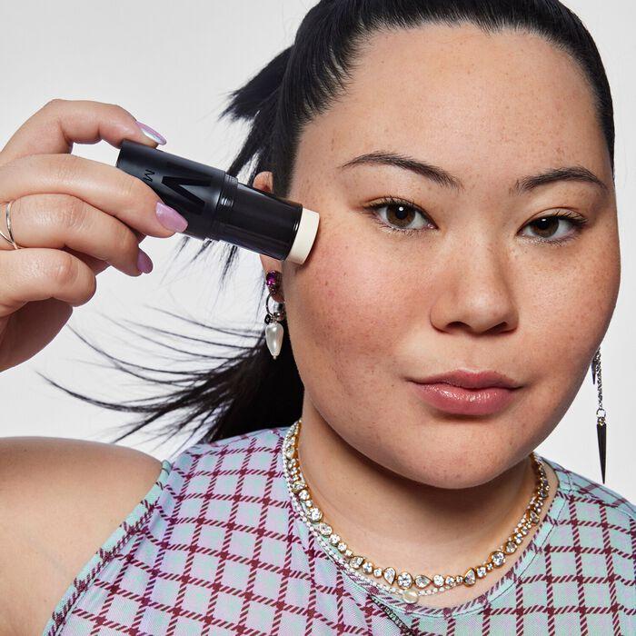 Milk Makeup Pore Eclipse Matte Blur Stick - Stick matificante y difuminador no comedogénico En línea