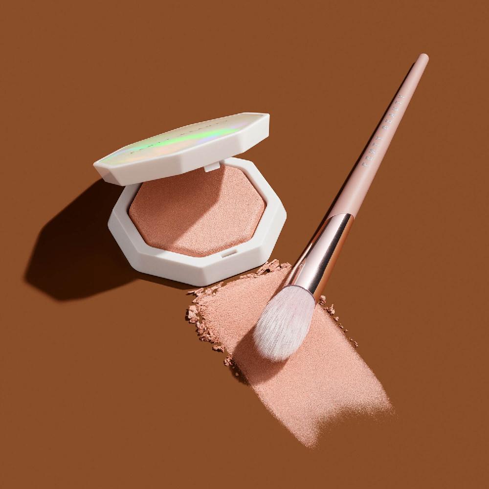 Fenty Beauty Precision Highlighter Brush - Brush Highlighter Rebajas top