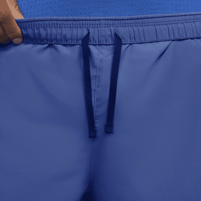 Nike Nike ChallengerPantalón corto de running Dri-FIT de 13 cm con malla interior - Hombre Promoción por tiempo limitado